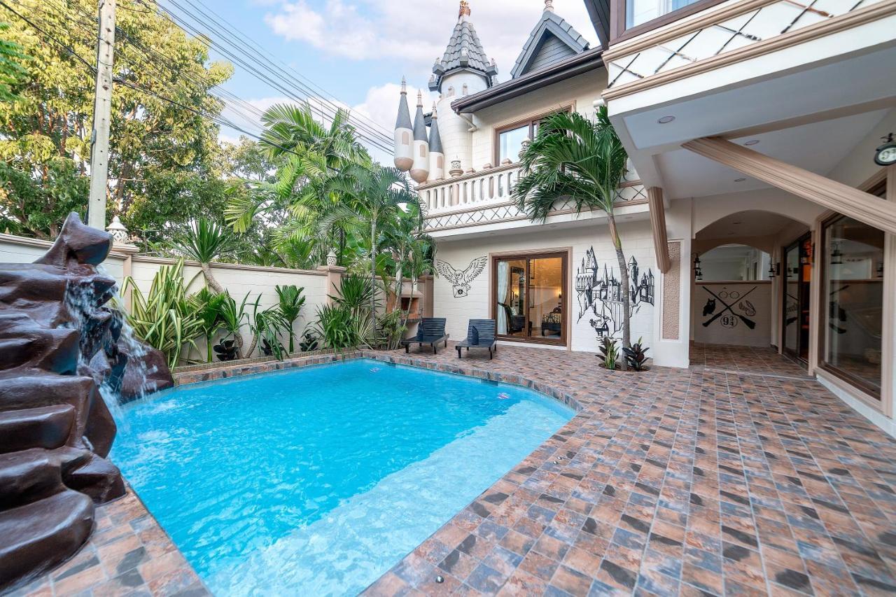 Potterland Luxury Pool Villa Pattaya Walking Street 6 Bedrooms Exteriör bild